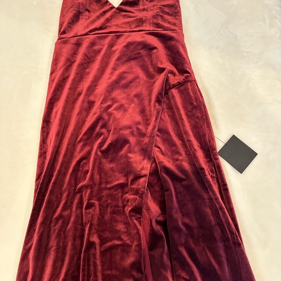 Lulus red velour dress with slit size L - Picture 2 of 11